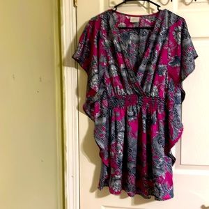 Freshine short sleeve top for women. Size S